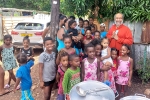 AYUDH Mauricio ofrece comida a madres y niños necesitados