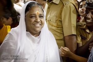 Amma regresó a Amritapuri