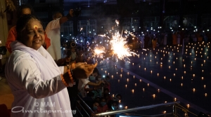 Diwali: Ocasiones para destruir el ego y despertar el conocimiento