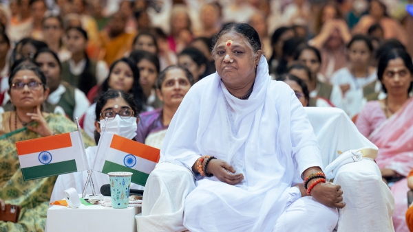 Amma inicia un proyecto humanitario de 6,25 millones de dólares como parte de Civil 20 India