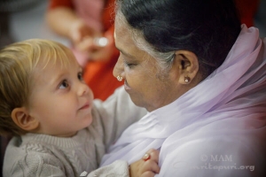 Amma, tú has conmovido al mundo con tu mensaje de amor