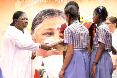 Compreses reutilitzables Saukhyam: transformant la vida de les dones