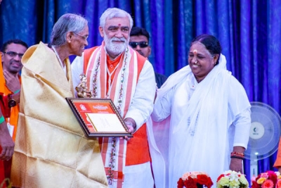 Premio Amrita Keerti a KB Sreedevi y Gopinathan Pillai