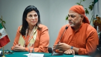 C20: Swami Dayamritananda Puri es reuneix amb membres del parlament a la Cambra de Diputats de Mèxic