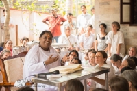 Cultivando la devoción con anhelo, ecuanimidad y discernimiento.