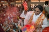 Jugando a Holi en Amritapuri