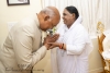 El ex presidente de India Sri Ramnath Kovind vuelve de visita a Amritapuri