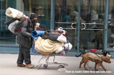 Una línea de ayuda para las personas sin techo de Montreal, Canadá